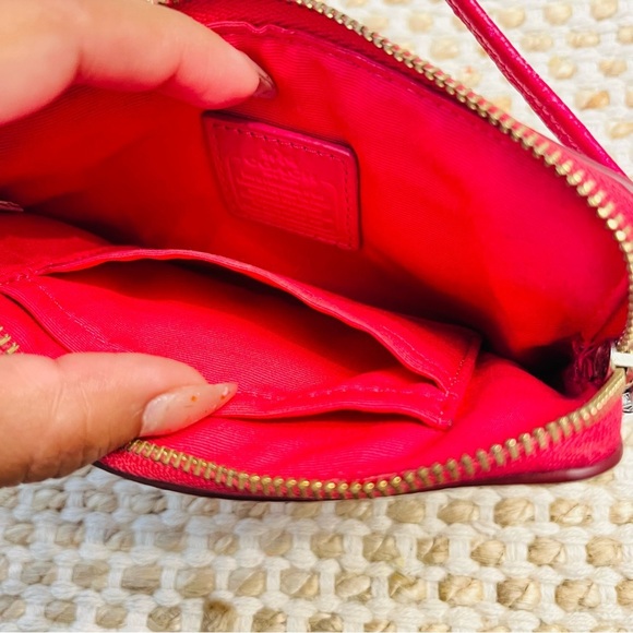 Coach Pink Leather corner zip Wristlet purse & pearl bead bow Charm - Picture 3 of 4